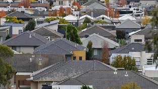 Victorians are in line for big discounts on ceiling insulation with the cost expected to be halved. (James Ross/AAP PHOTOS)