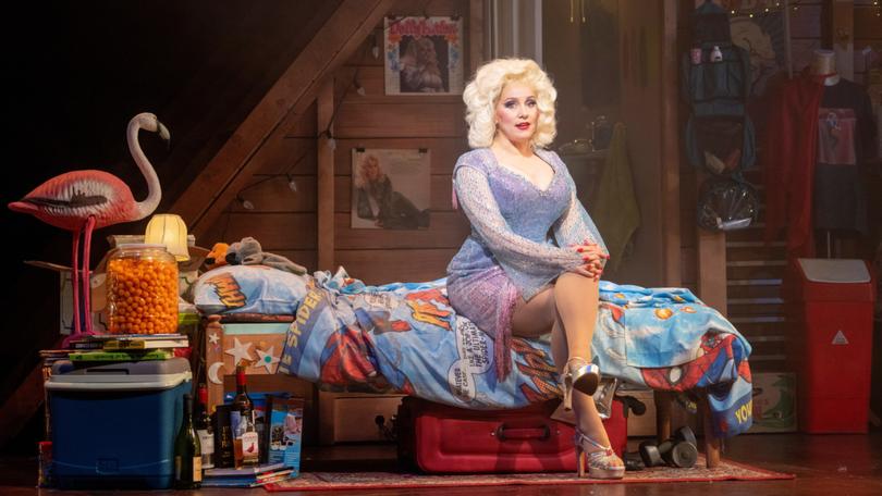 Tricia Paoluccio as Dolly in Here You Come Again’s UK production.