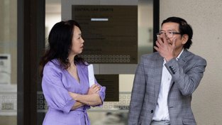 Thi Thuy Hong Dinh (left) and Van Vuong Dong (right).